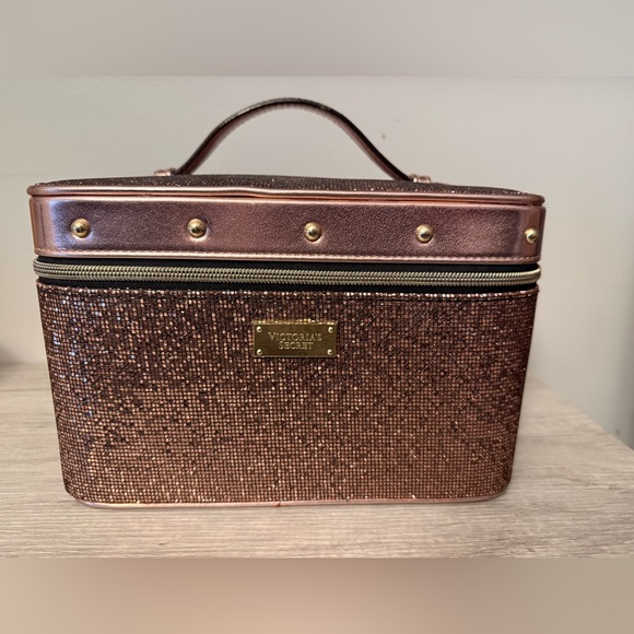 RARE Limited Edition Victoria’s Secret Glitter Runway Train Case Rose Gold - Picture 3 of 5